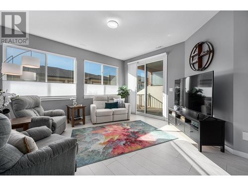 208 Belmonte Street, Kamloops, BC - Indoor Photo Showing Living Room