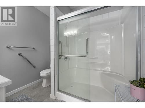 208 Belmonte Street, Kamloops, BC - Indoor Photo Showing Bathroom