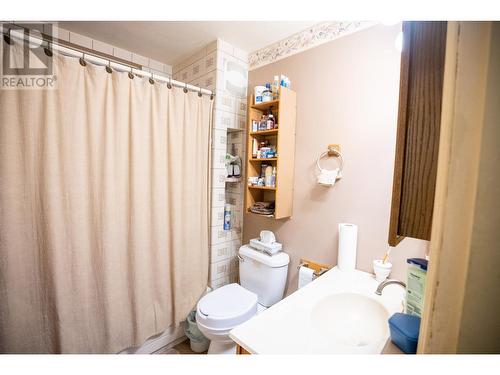 265 Nelson Avenue, Kamloops, BC - Indoor Photo Showing Bathroom