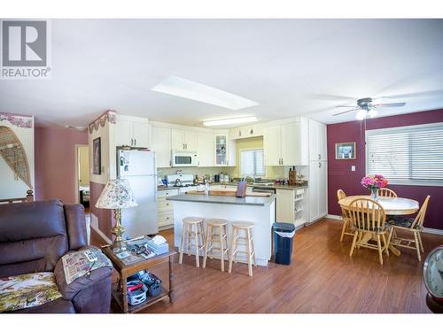 265 Nelson Avenue, Kamloops, BC - Indoor