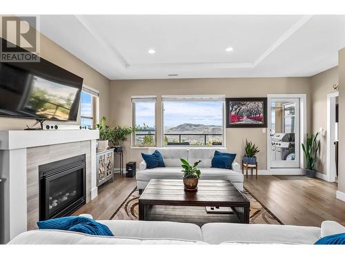 2171 Van Horne Drive Unit# 2, Kamloops, BC - Indoor Photo Showing Living Room With Fireplace