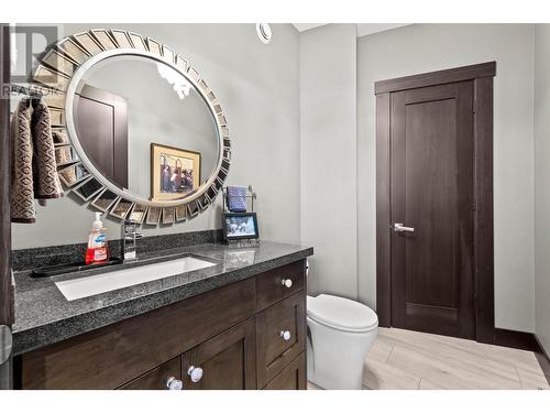 265 Holloway Drive, Kamloops, BC - Indoor Photo Showing Bathroom