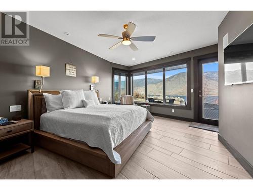 265 Holloway Drive, Kamloops, BC - Indoor Photo Showing Bedroom