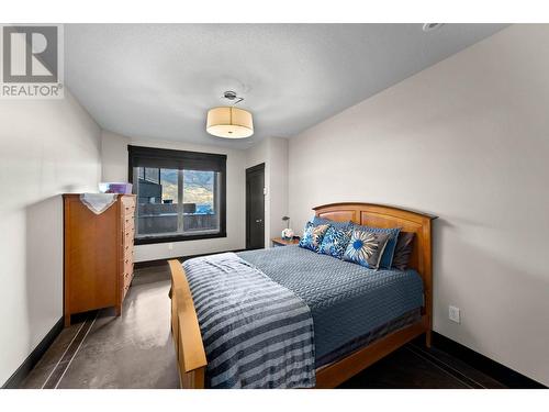 265 Holloway Drive, Kamloops, BC - Indoor Photo Showing Bedroom