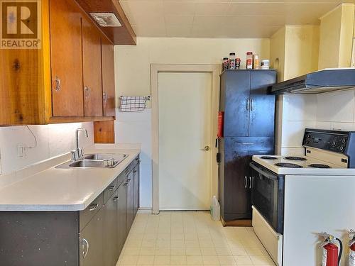 213 Bell Street, Chase, BC - Indoor Photo Showing Kitchen With Double Sink