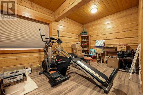 8510 Tranquille Criss Crk Road, Kamloops, BC - Indoor Photo Showing Gym Room