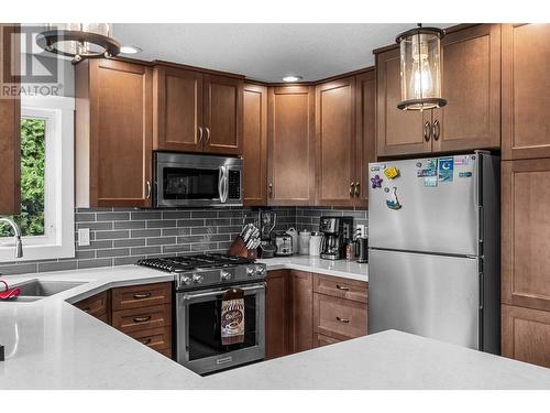 3568 Navatanee Drive, Kamloops, BC - Indoor Photo Showing Kitchen