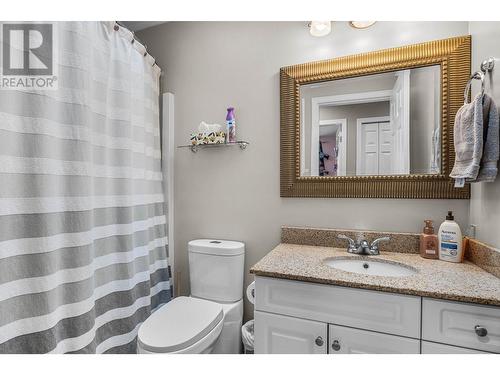 3568 Navatanee Drive, Kamloops, BC - Indoor Photo Showing Bathroom