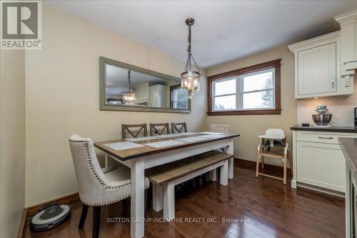 2084 Sunnidale Road, Springwater, ON - Indoor Photo Showing Dining Room