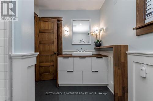 2084 Sunnidale Road, Springwater, ON - Indoor Photo Showing Bathroom