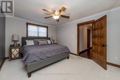 2084 Sunnidale Road, Springwater, ON - Indoor Photo Showing Bedroom