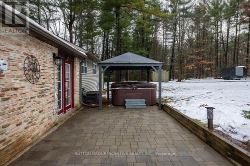 2084 Sunnidale Road, Springwater, ON - Outdoor