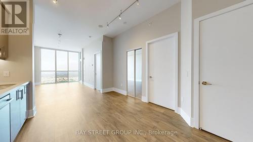 4702 - 3975 Grand Park Drive, Mississauga, ON - Indoor Photo Showing Kitchen