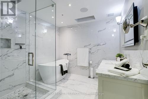 503 - 588 Annette Street, Toronto, ON - Indoor Photo Showing Bathroom