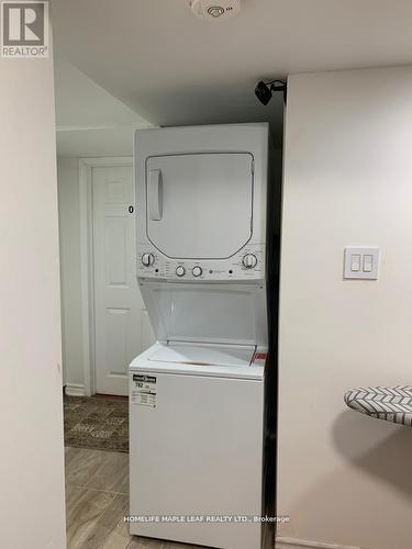 704 - 560 North Service Road, Grimsby, ON - Indoor Photo Showing Laundry Room