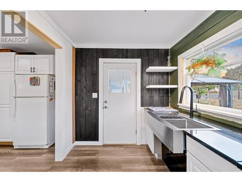 269 Birch Avenue, Kamloops, BC - Indoor Photo Showing Kitchen With Double Sink