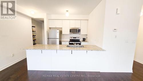 408 Salem Road S, Ajax, ON - Indoor Photo Showing Kitchen With Upgraded Kitchen