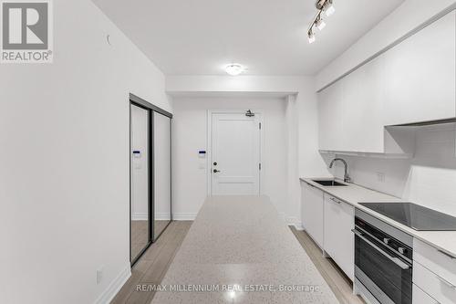 1203 - 30 Elm Drive, Mississauga, ON - Indoor Photo Showing Kitchen