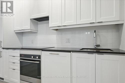 1608 - 30 Elm Drive W, Mississauga, ON - Indoor Photo Showing Kitchen