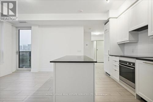 1608 - 30 Elm Drive W, Mississauga, ON - Indoor Photo Showing Kitchen