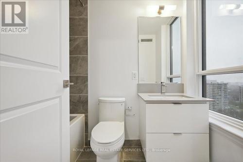 1608 - 30 Elm Drive W, Mississauga, ON - Indoor Photo Showing Bathroom