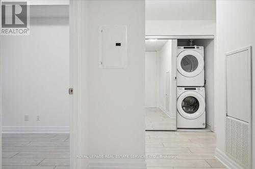 1608 - 30 Elm Drive W, Mississauga, ON - Indoor Photo Showing Laundry Room