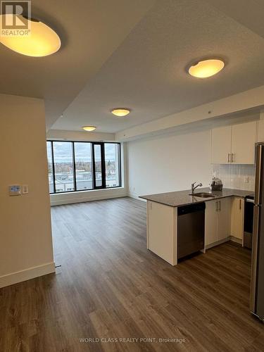 609 - 107 Roger Street, Waterloo, ON - Indoor Photo Showing Kitchen