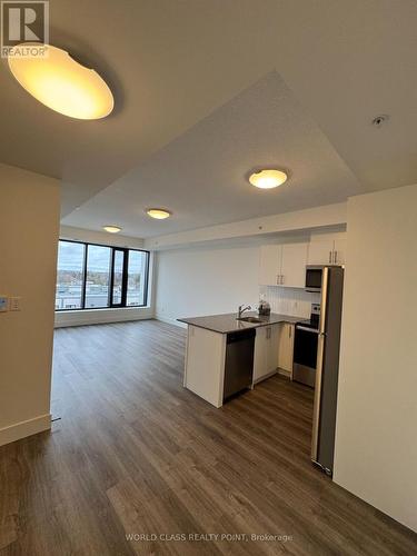 609 - 107 Roger Street, Waterloo, ON - Indoor Photo Showing Kitchen