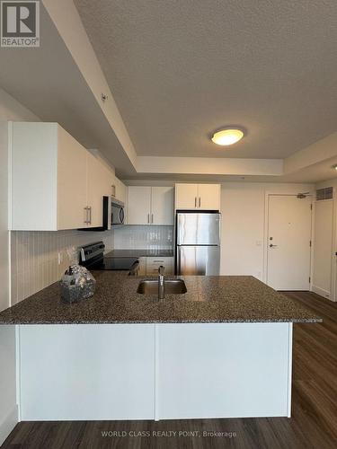 609 - 107 Roger Street, Waterloo, ON - Indoor Photo Showing Kitchen