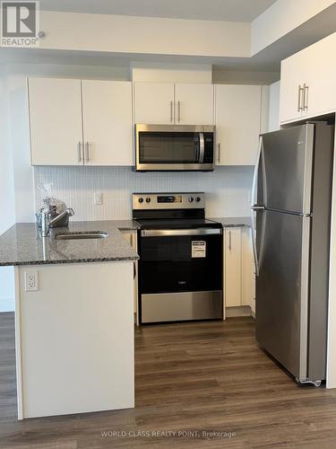 609 - 107 Roger Street, Waterloo, ON - Indoor Photo Showing Kitchen With Stainless Steel Kitchen