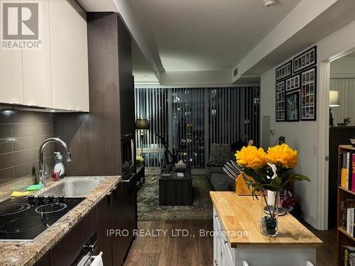 1906 - 115 Blue Jays Way, Toronto, ON - Indoor Photo Showing Kitchen