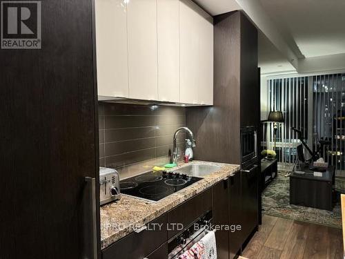 1906 - 115 Blue Jays Way, Toronto, ON - Indoor Photo Showing Kitchen