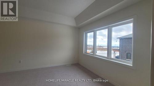 2074 Hallandale Street, Oshawa, ON - Indoor Photo Showing Other Room