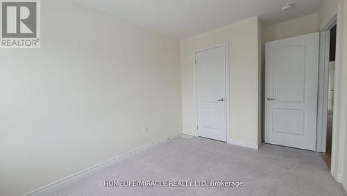 2074 Hallandale Street, Oshawa, ON - Indoor Photo Showing Other Room