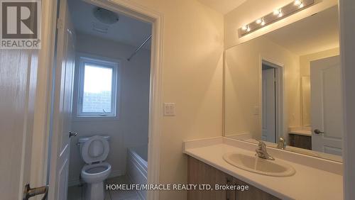 2074 Hallandale Street, Oshawa, ON - Indoor Photo Showing Bathroom