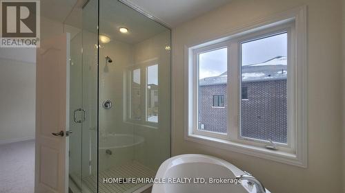 2074 Hallandale Street, Oshawa, ON - Indoor Photo Showing Bathroom