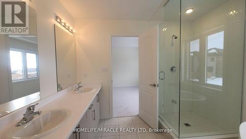 2074 Hallandale Street, Oshawa, ON - Indoor Photo Showing Bathroom