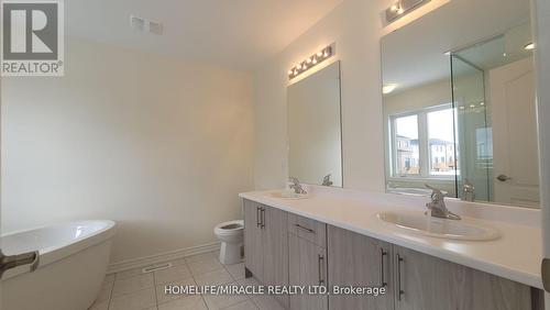 2074 Hallandale Street, Oshawa, ON - Indoor Photo Showing Bathroom