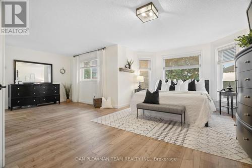 822 Royal Orchard Drive, Oshawa, ON - Indoor Photo Showing Bedroom