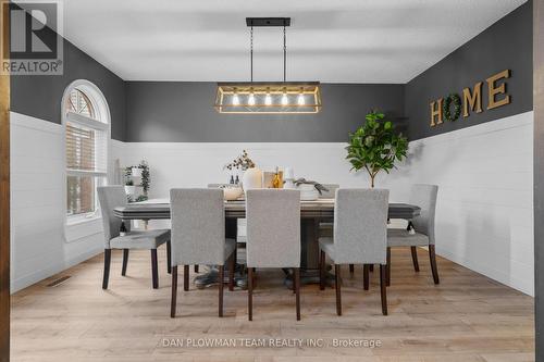 822 Royal Orchard Drive, Oshawa, ON - Indoor Photo Showing Dining Room