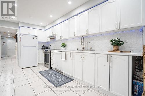 71 Tumbleweed Trail, Brampton, ON - Indoor Photo Showing Kitchen