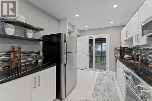 1828 Olive Road, Windsor, ON - Indoor Photo Showing Kitchen