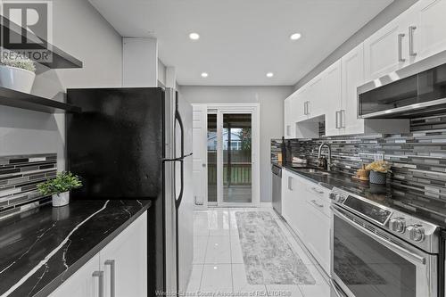 1828 Olive Road, Windsor, ON - Indoor Photo Showing Kitchen