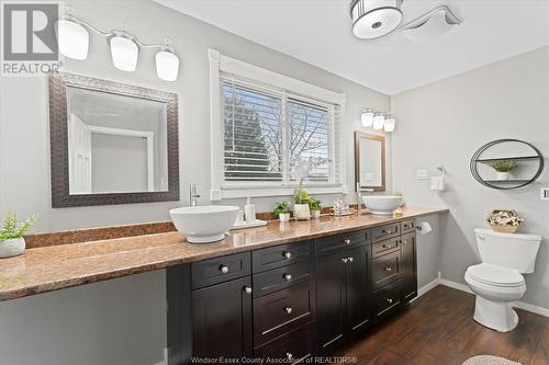 1828 Olive Road, Windsor, ON - Indoor Photo Showing Bathroom