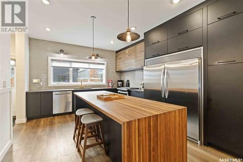 1328 Colony Street E, Saskatoon, SK - Indoor Photo Showing Kitchen With Upgraded Kitchen