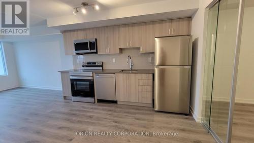 312 - 1435 Celebration Drive, Pickering, ON - Indoor Photo Showing Kitchen