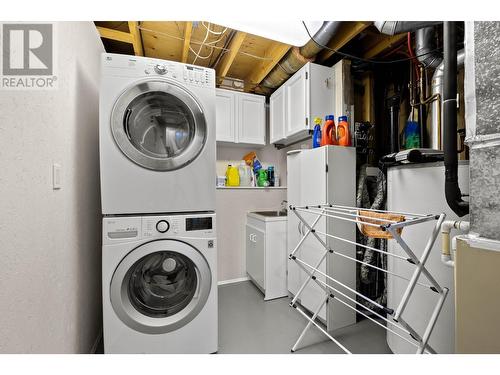 2613 Irvine Avenue, Merritt, BC - Indoor Photo Showing Laundry Room