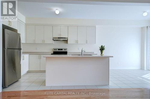 35 Closson Drive, Whitby, ON - Indoor Photo Showing Kitchen