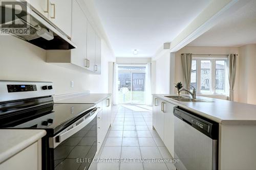 35 Closson Drive, Whitby, ON - Indoor Photo Showing Kitchen With Stainless Steel Kitchen With Double Sink With Upgraded Kitchen