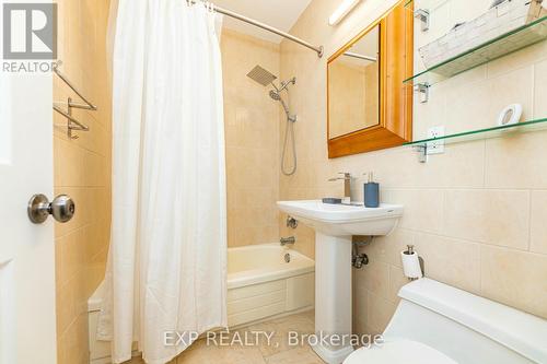 403 - 2615 Keele Street, Toronto, ON - Indoor Photo Showing Bathroom